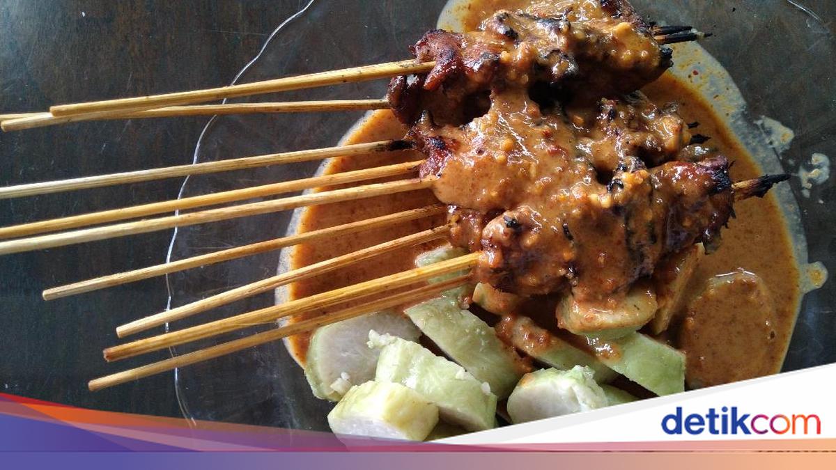 Cilacap's Legendary Chicken Satay: A Flavor That Calls You Back